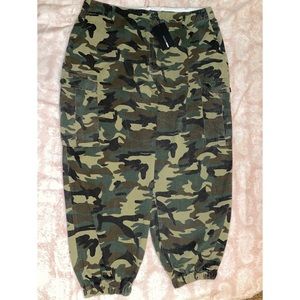 CAMO CARGO PANTS!